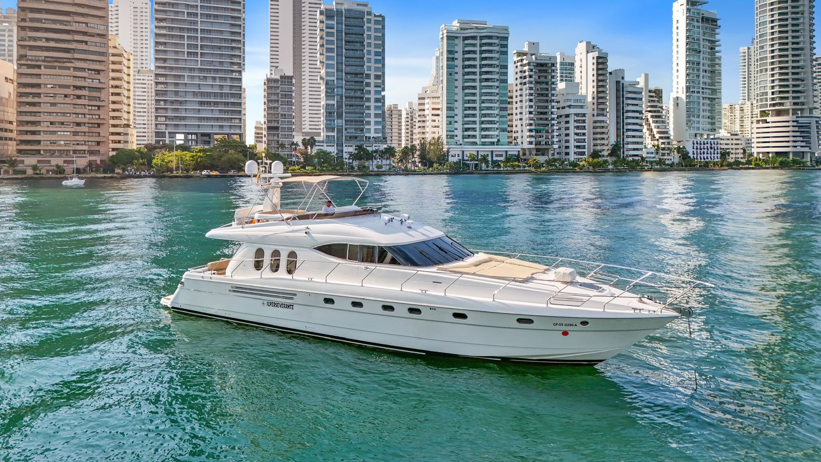 Yacht viking 70 ft