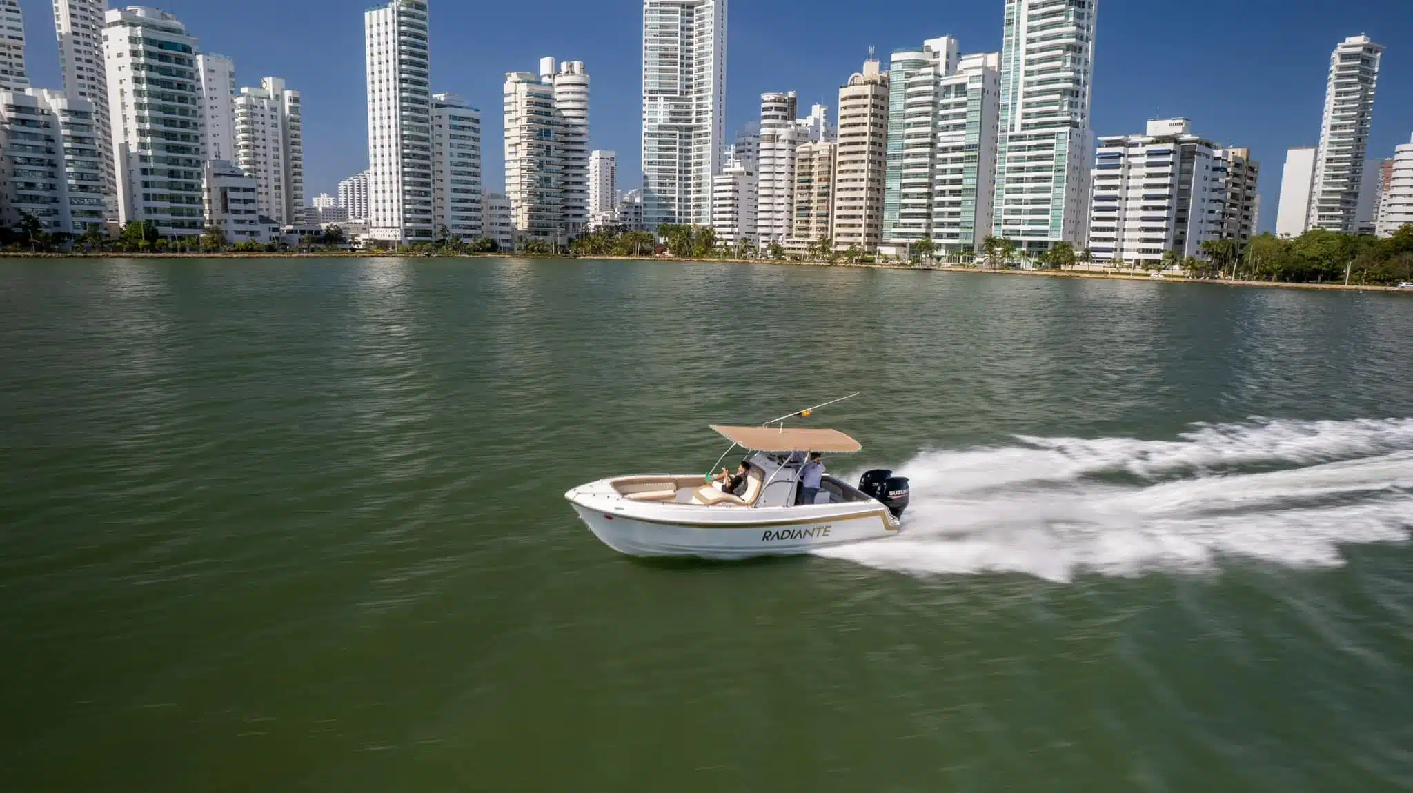 speedboat 28 ft