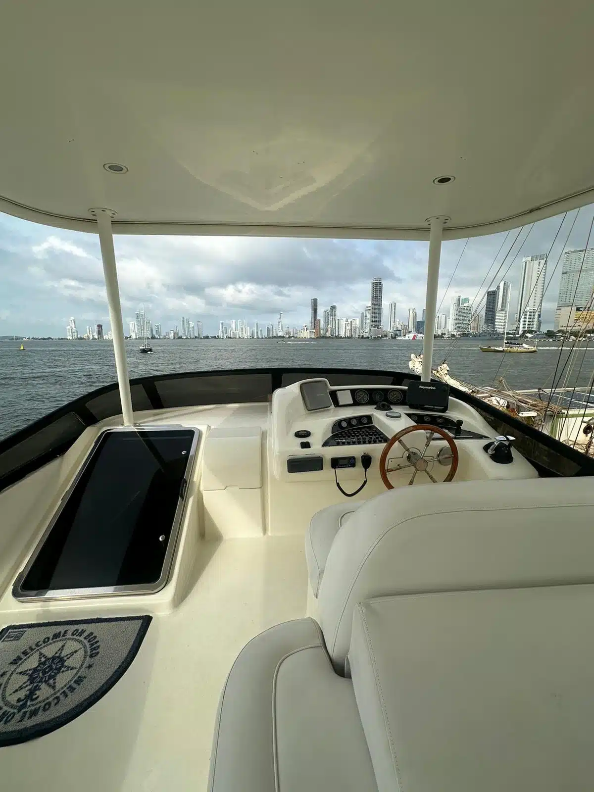 rent a yacht