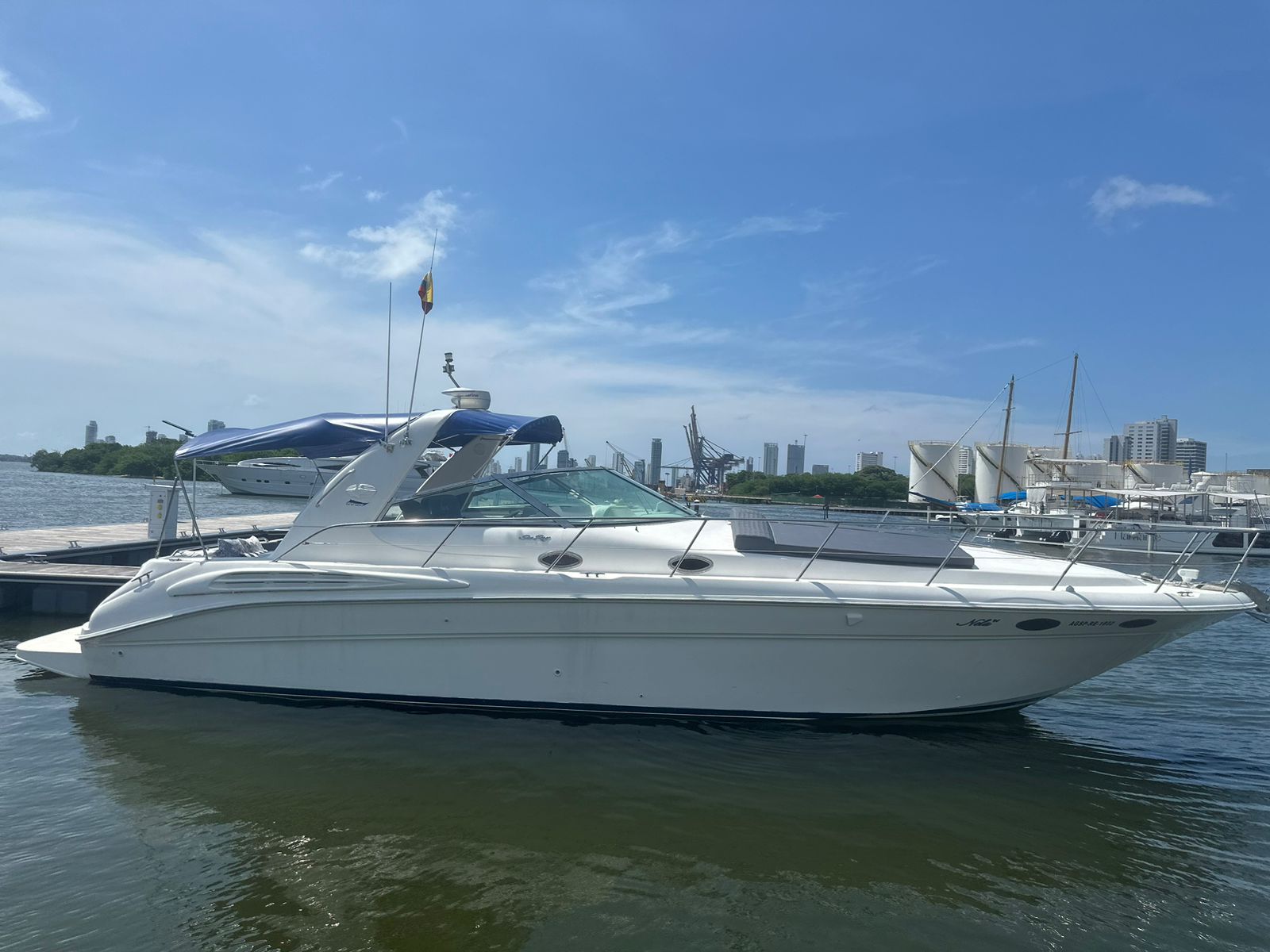 rent a yacht 42 ft
