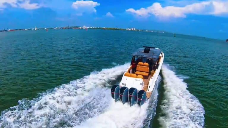 best luxury boat in cartagena