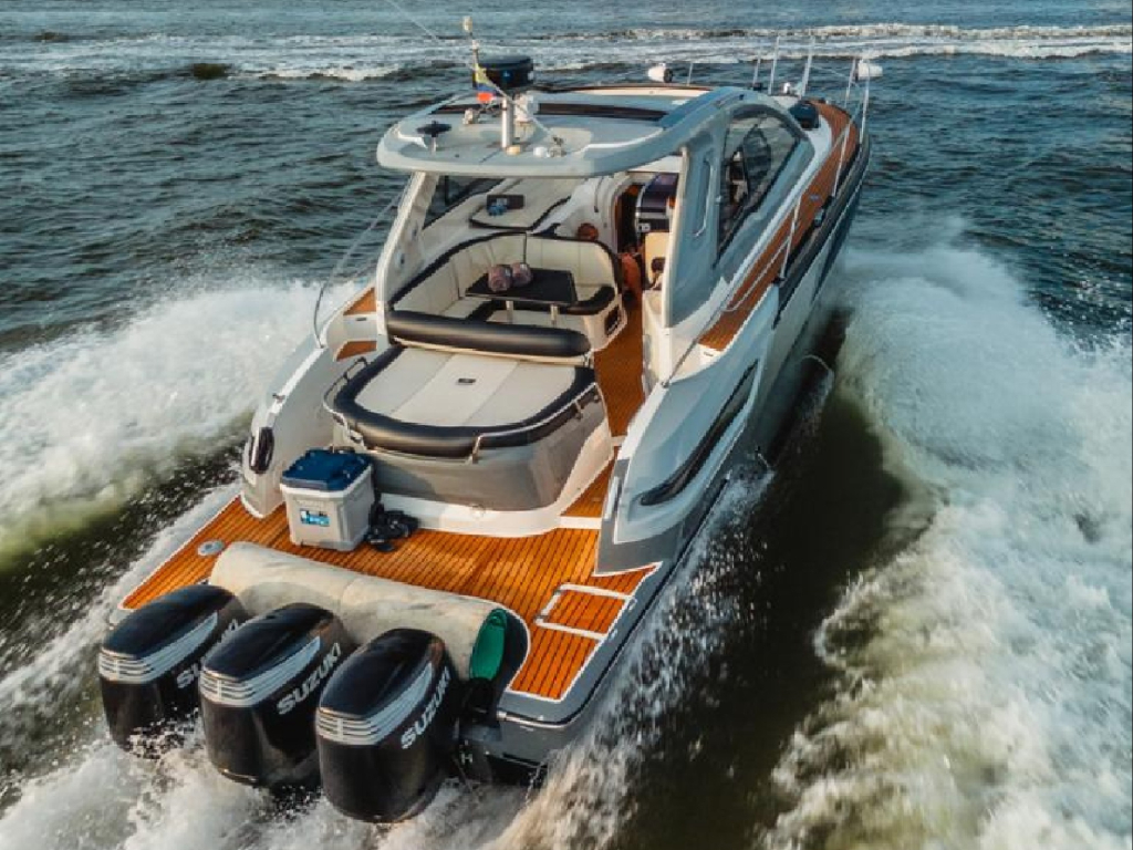 rent yacht 35 ft