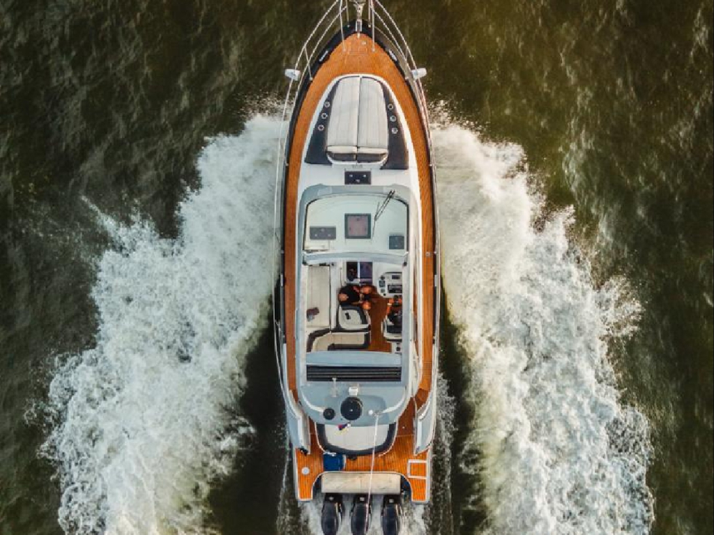 rent yacht 35 ft