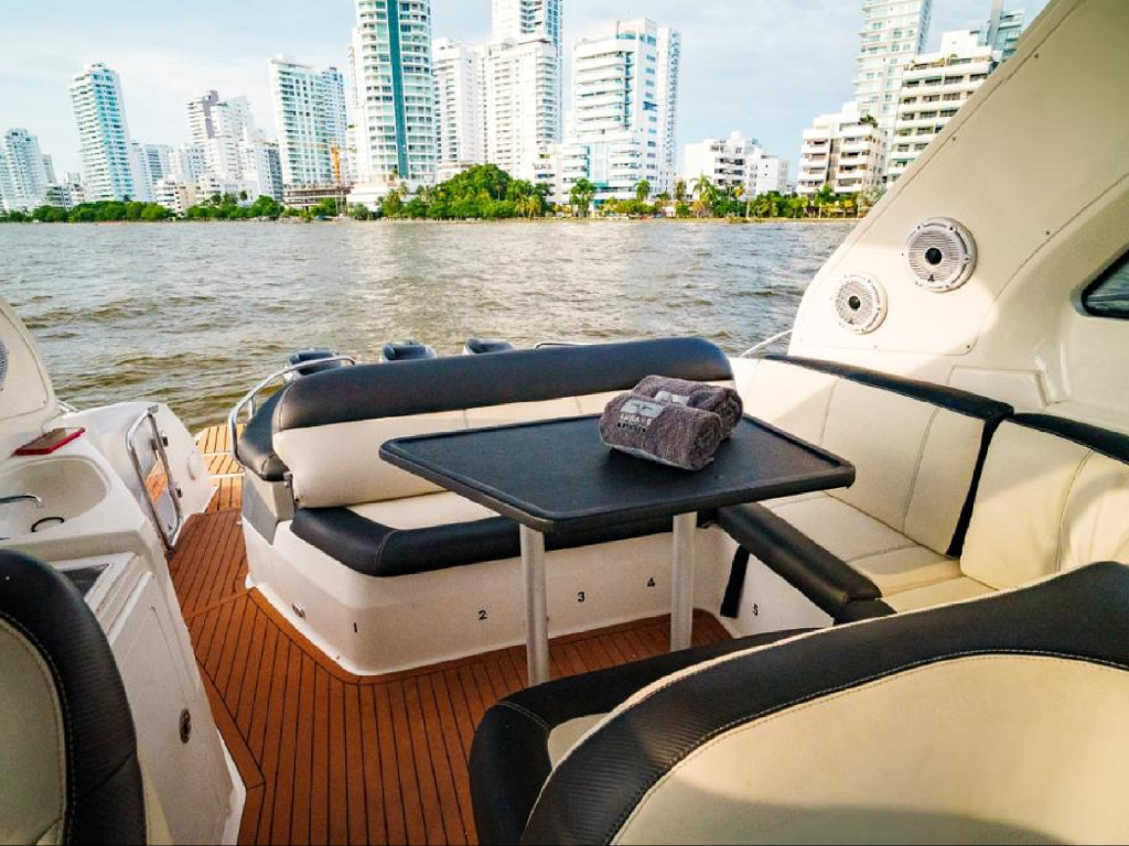 rent yacht 35 ft