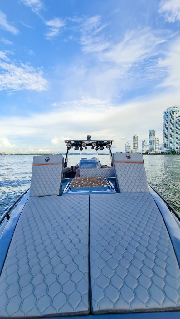 Best speedboat rental