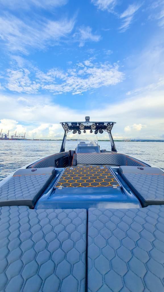 Best speedboat rental