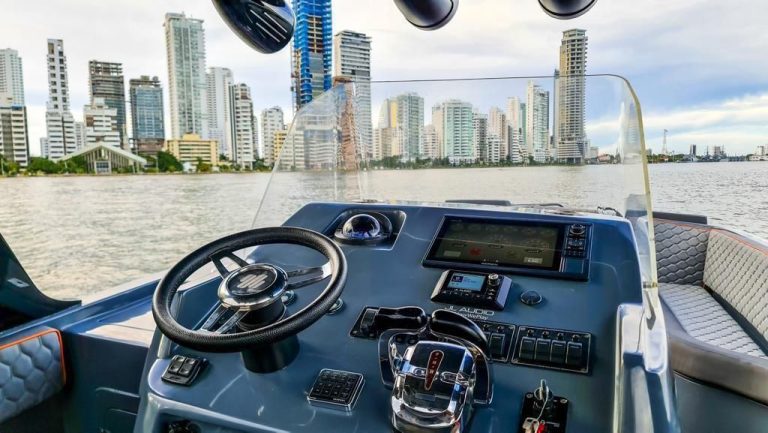40 ft speeedboat