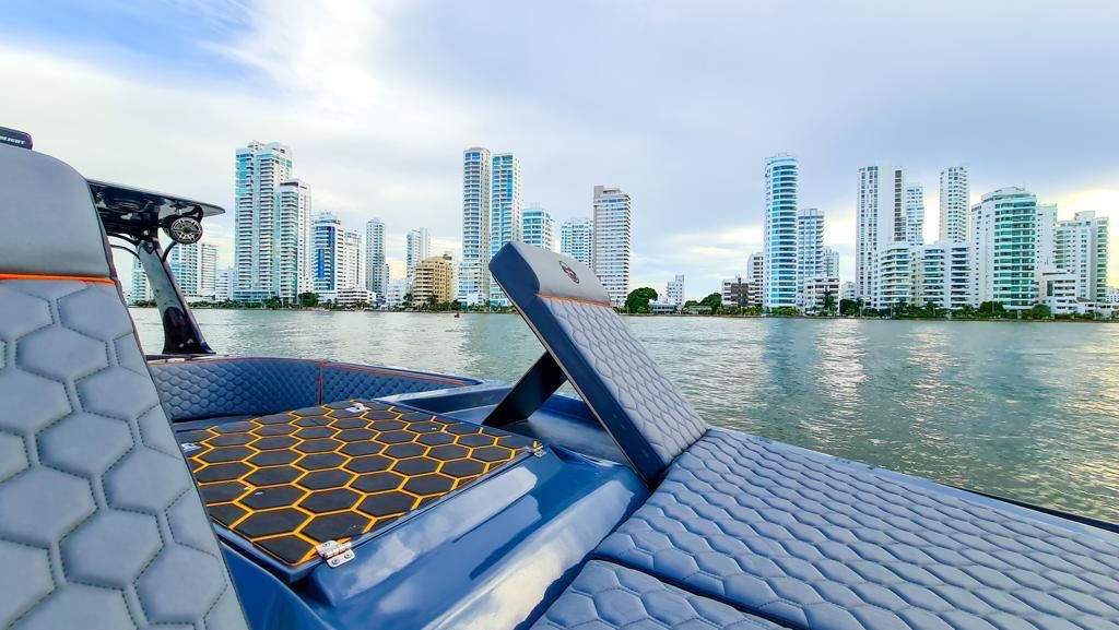 40 ft speeedboat
