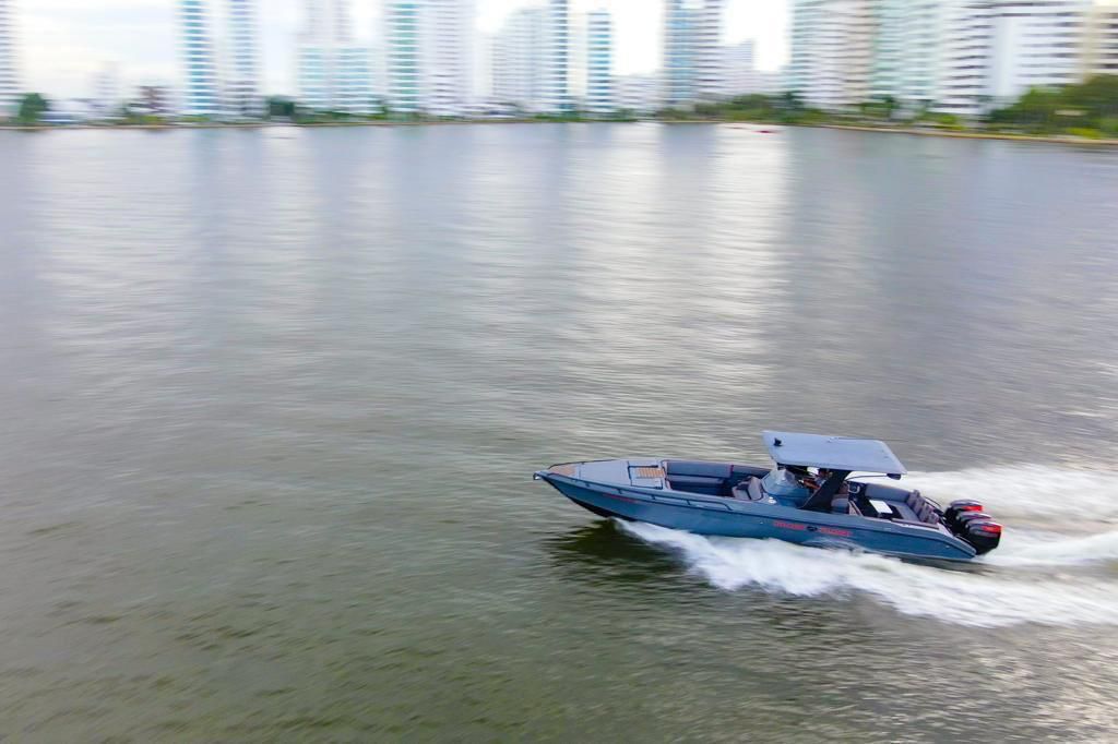 luxury speedbot 40ft