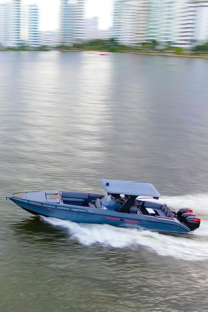 luxury speedbot 40ft