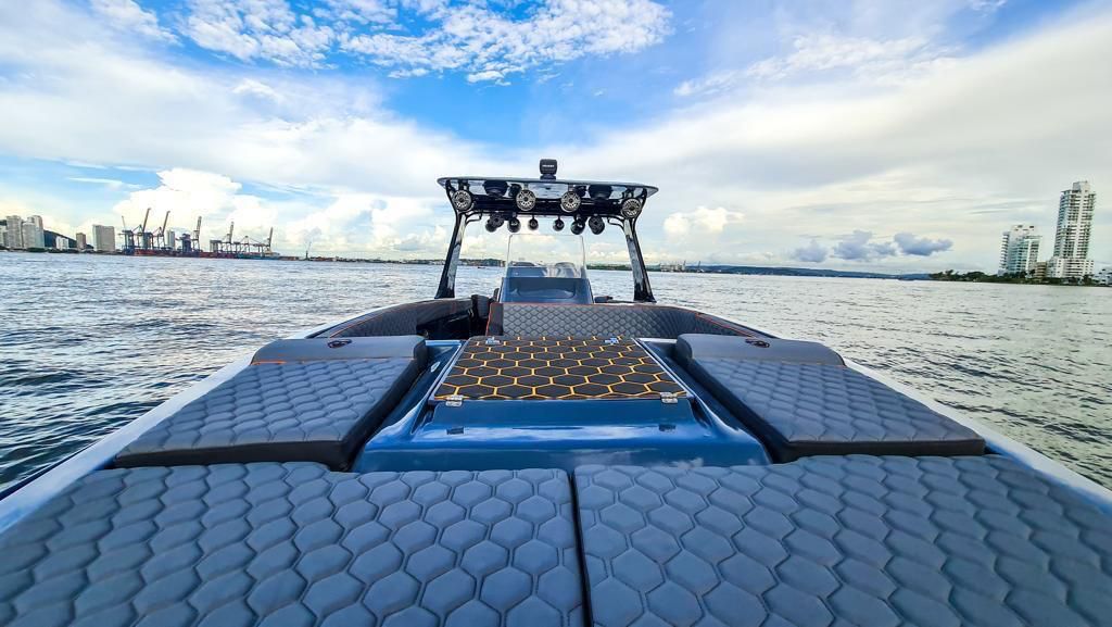 luxury speedbot 40ft