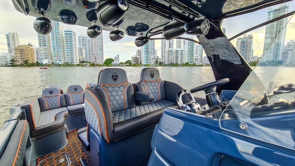 Luxury speedboat 40ft